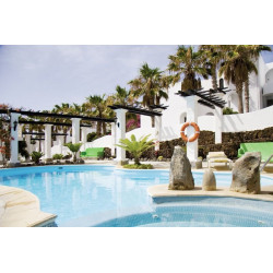 Aparthotel Esquinzo y Monte...