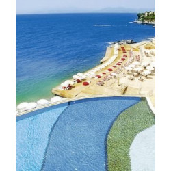 Charisma De Luxe Hotel